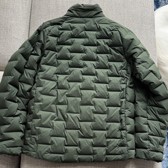 Mountain Hardwear Men's Forest Green StretchDown Puffer Jacket - Picture 3 of 7